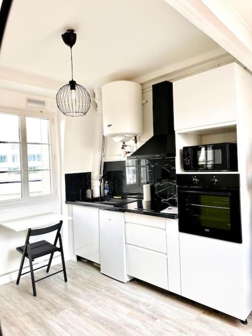 Appartement Vue Tour Eiffel Ligne 14 A Cote De Paris 让蒂伊 外观 照片