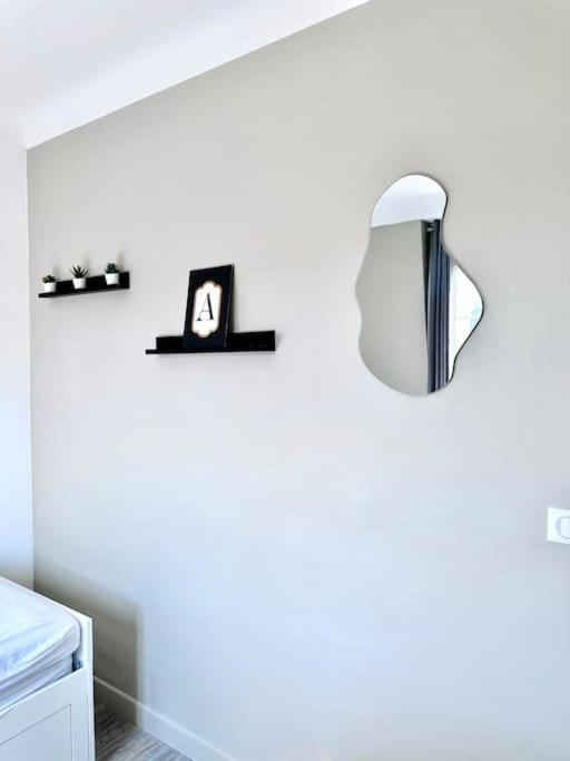 Appartement Vue Tour Eiffel Ligne 14 A Cote De Paris 让蒂伊 外观 照片