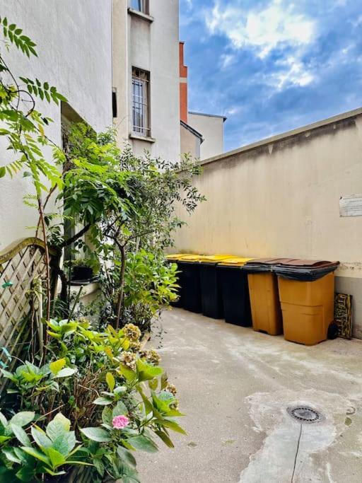 Appartement Vue Tour Eiffel Ligne 14 A Cote De Paris 让蒂伊 外观 照片